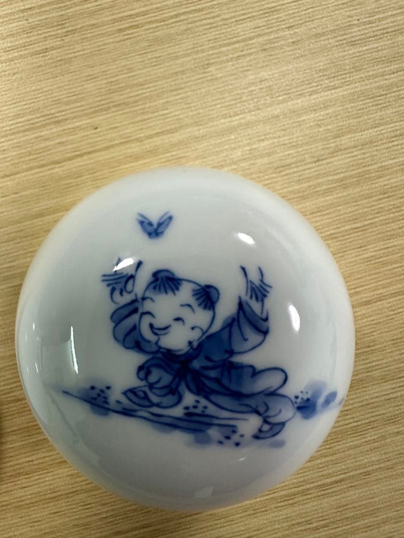 茶道用青い絵柄の陶器