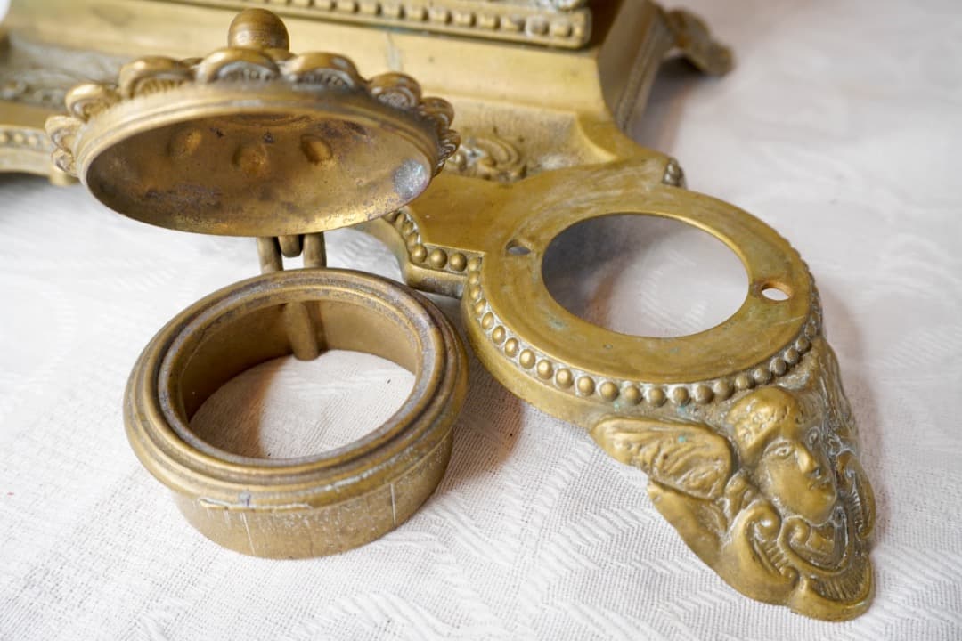 フランス アンティーク 天使と花かごのレタースタンド＆インクウェル