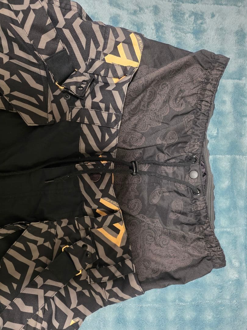 マークリーン　スノーボードウェア 黒/ゴールド 　上下セット　Sサイズ