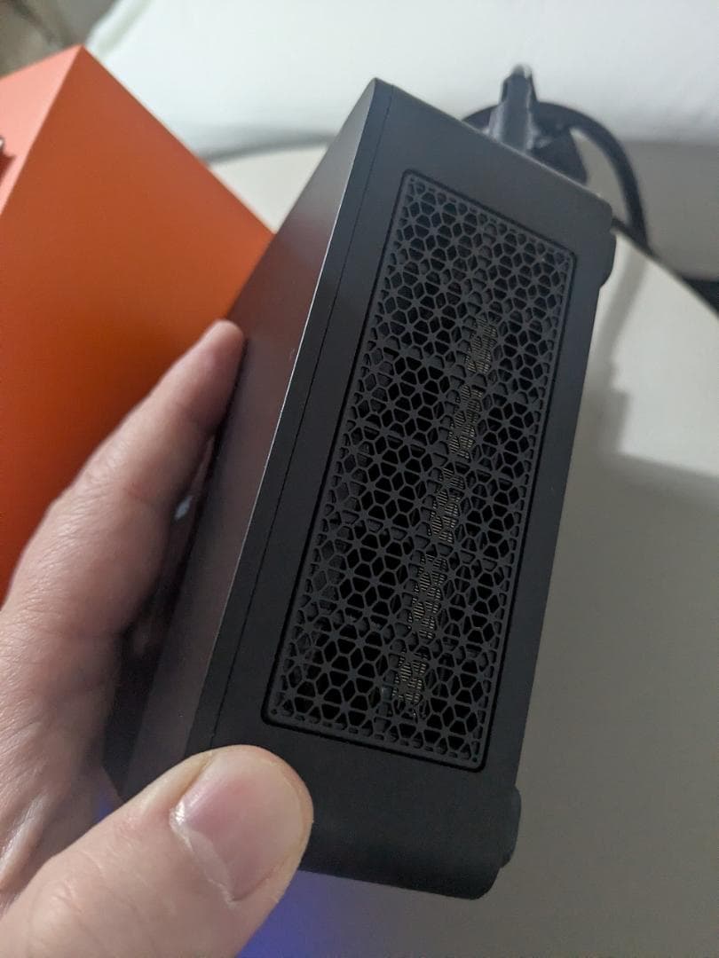 MINISFORUM UM690L Slim ミニpc