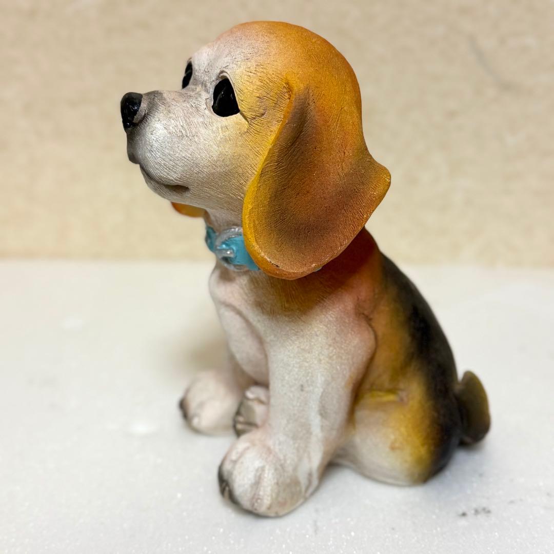 ビーグル犬の子犬の置物