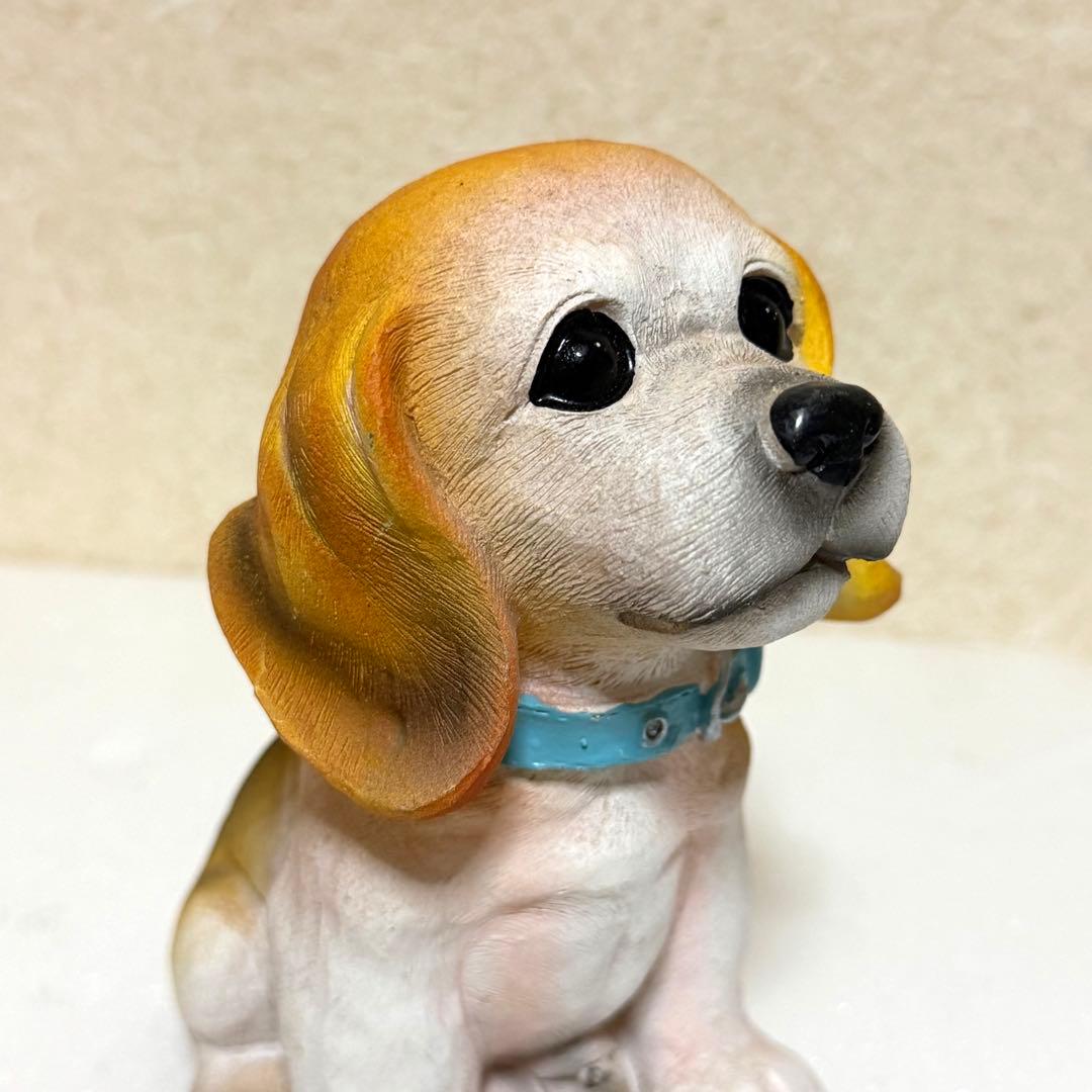 ビーグル犬の子犬の置物