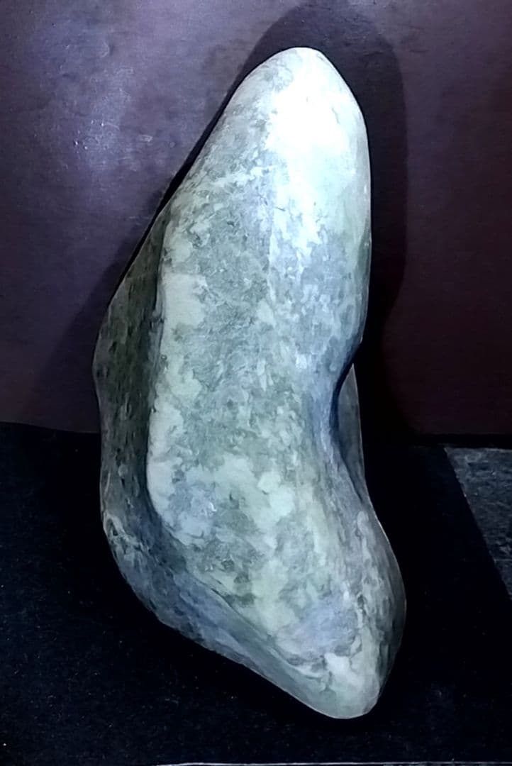 ★翡翠原石★糸魚川硬玉【姫川・転石磨き石1.1kg】