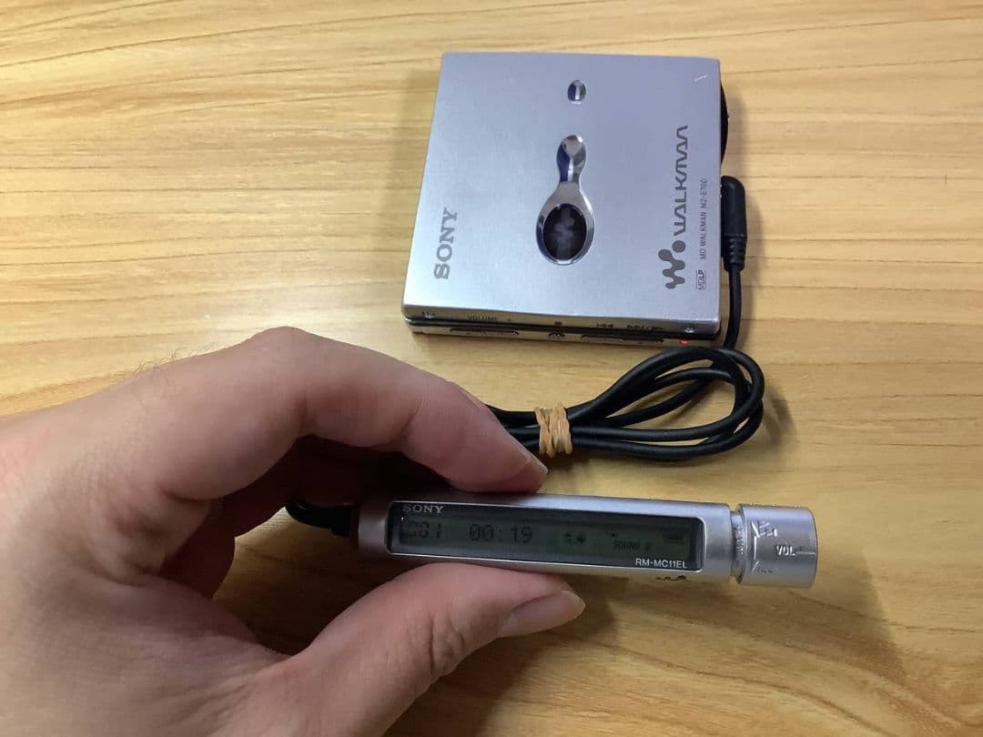 ポータブルMDプレーヤー SONY MZ-E700