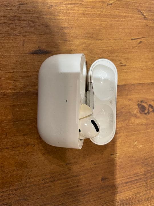 AirPods Pro 第一世代　充電ケース〈正規品〉
