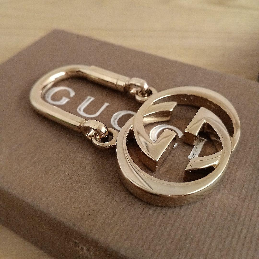 GUCCI ゴールドメタルキーホルダー