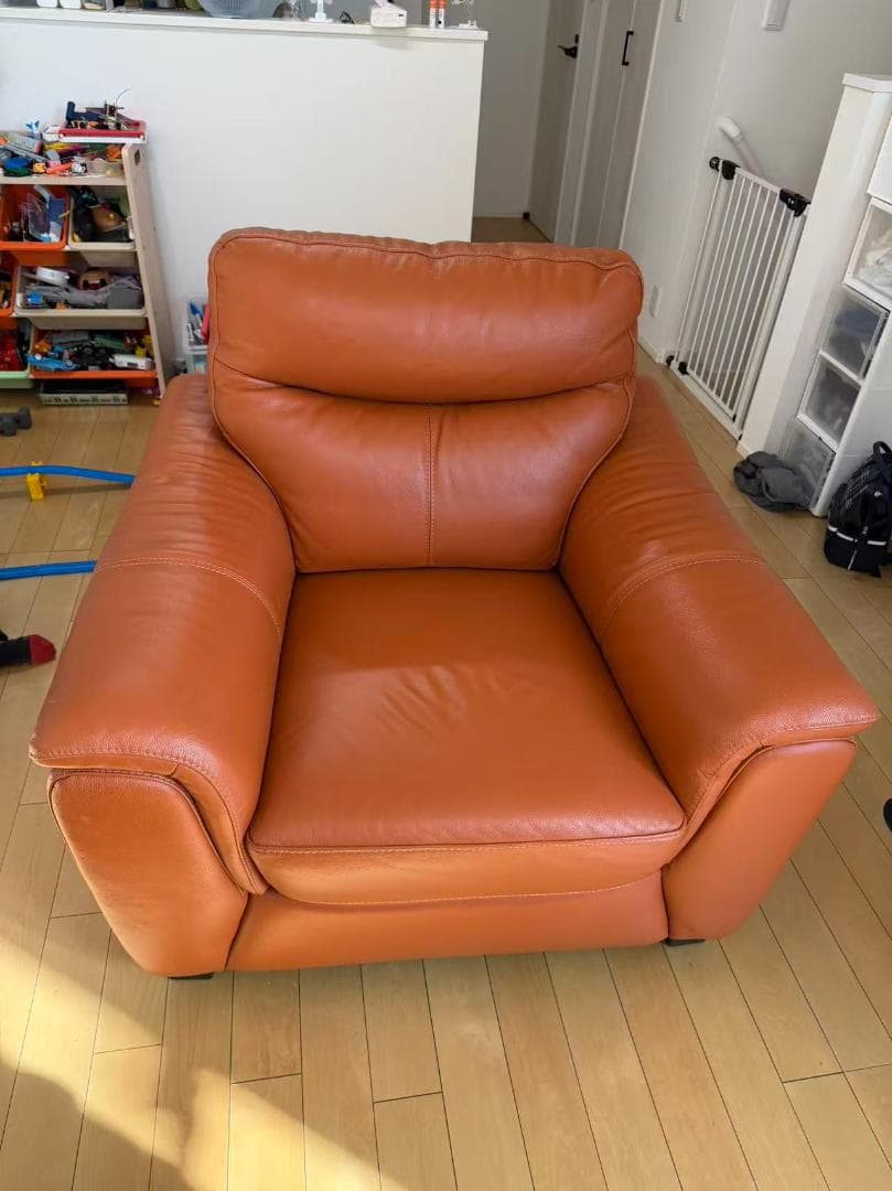 オレンジ　本革　1人掛けソファ