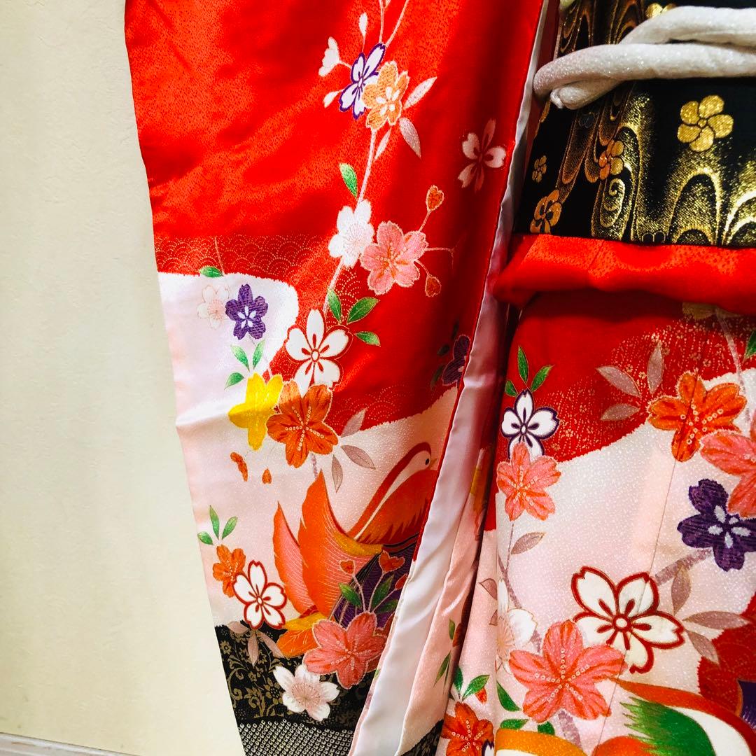 七五三7歳❣️人気赤地黒ぼかし柄❣️古典柄鴛鴦花々金彩煌びやか際立つ完全フルセット❣️