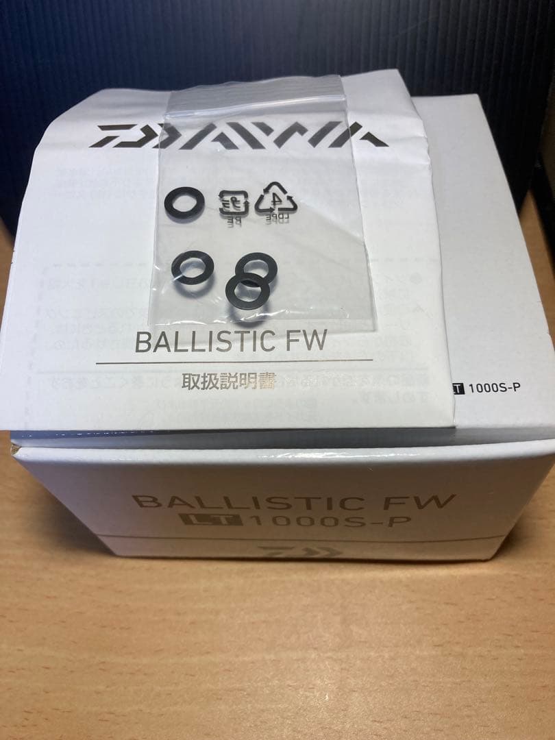 美品 Daiwa BALLISTIC FW LT1000S-P スピニングリール