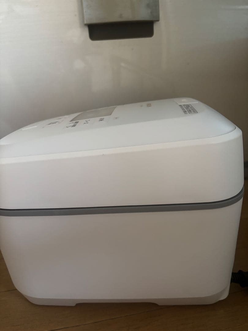日立 炊飯器 沸騰鉄釜 ふっくら御膳 RZ-V100FM 2022年製