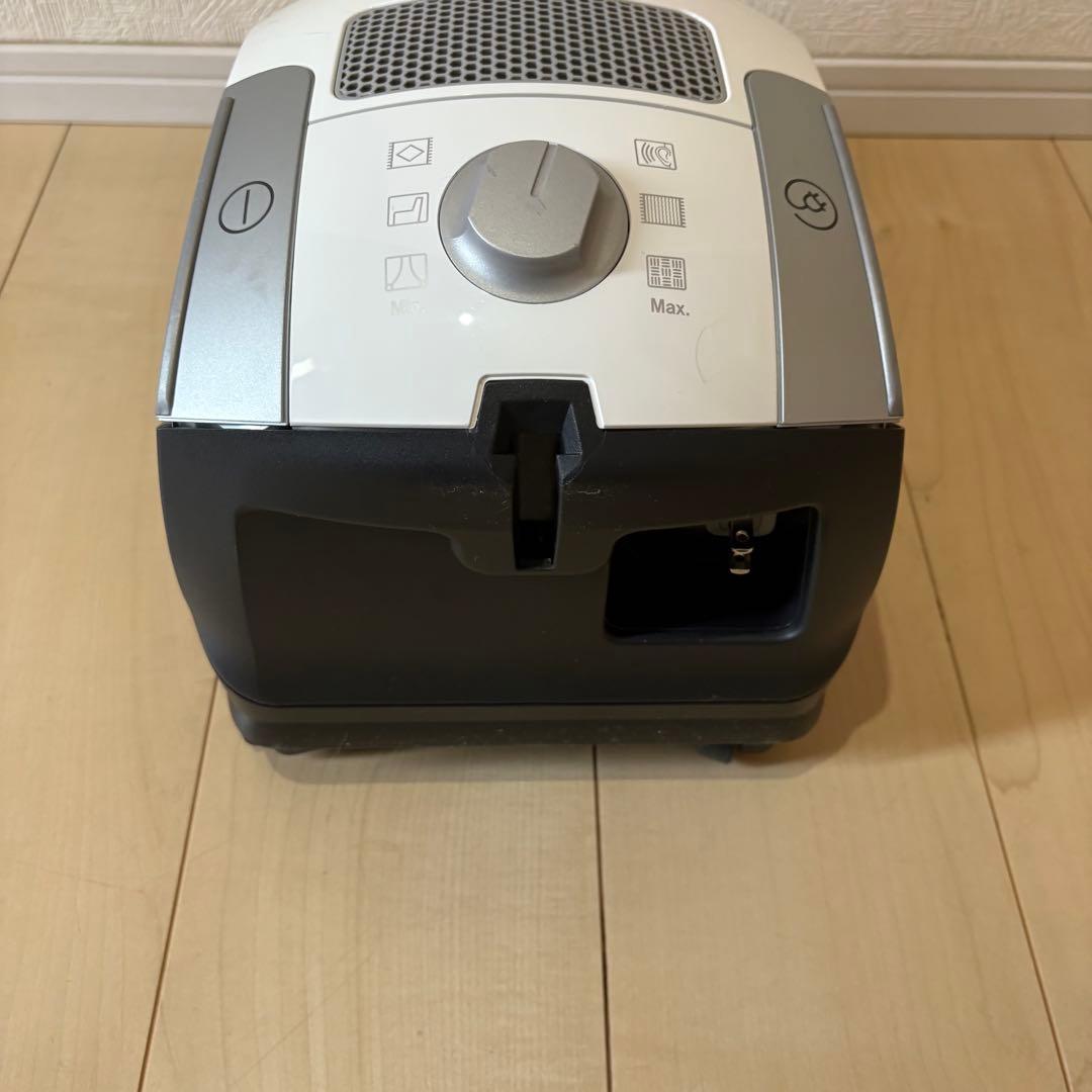 Miele ミーレ 紙パック式クリーナー SCAO3