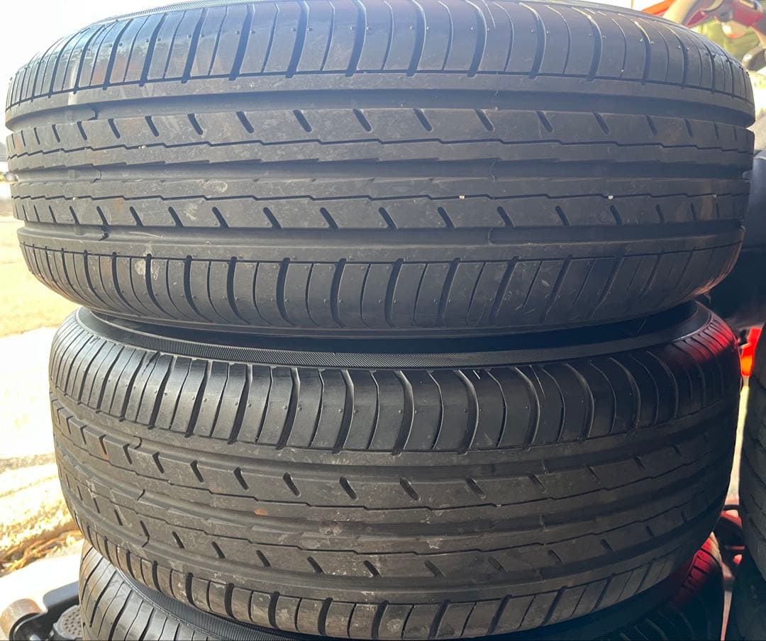 エスクァイア純正15インチタイヤホイール4本セットほとんど履いてません！値下げ！