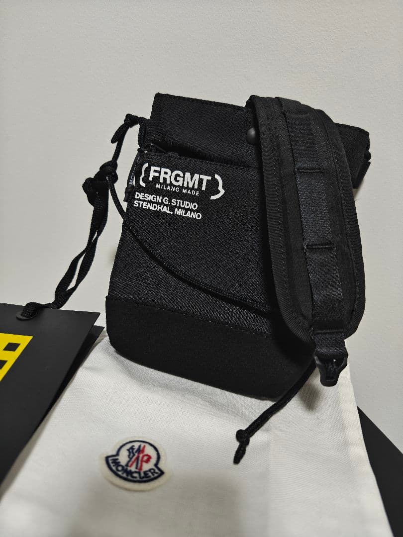 モンクレールフラグメント ショルダーバッグ ブラック