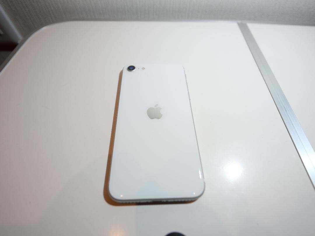 iPhone SE 白 64GB