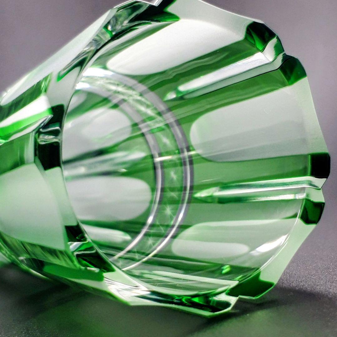 江戸切子の店 ✾ 華硝 ✾　薄緑色被せ　　　一輪挿し　　【 未使用・ 美品 】