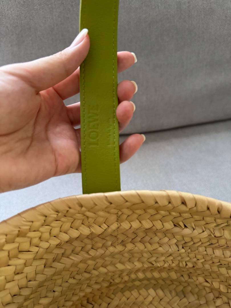 値下げ中‼️LOEWE ロゴ入りかごバッグ グリーン