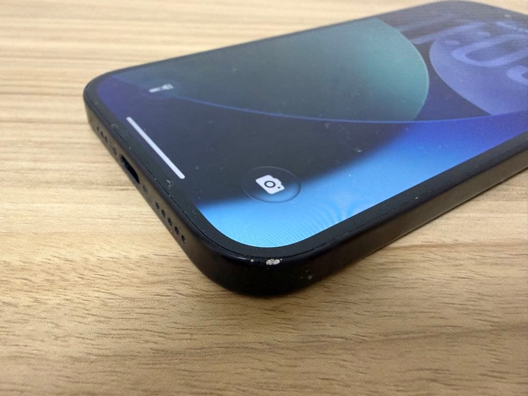 中古 iPhone 15 128GB ブラック SIMフリー 割れ、傷あり