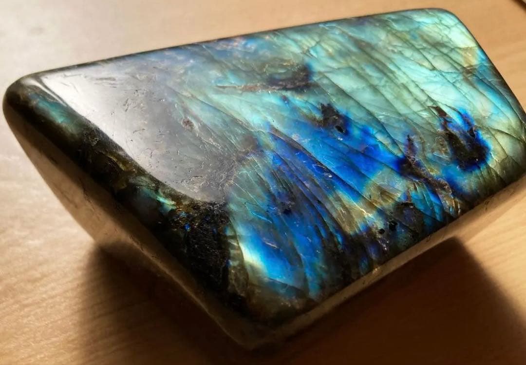 ✨本日限定セール✨ラブラドライト特大924g マダガスカル産 ブルーシラー磨き