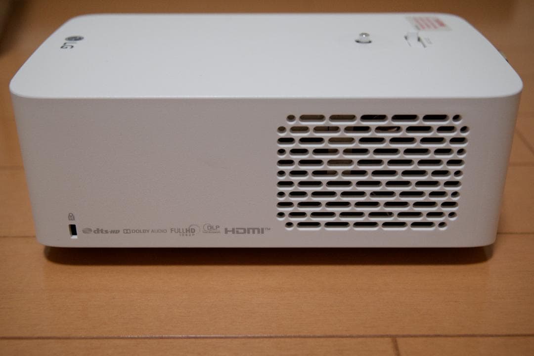 プロジェクター LG CineBeam HF60LS