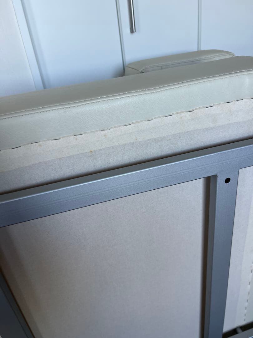 2/8まで　センプレ　フローティングソファSEMPRE ホワイトレザー　1人掛け