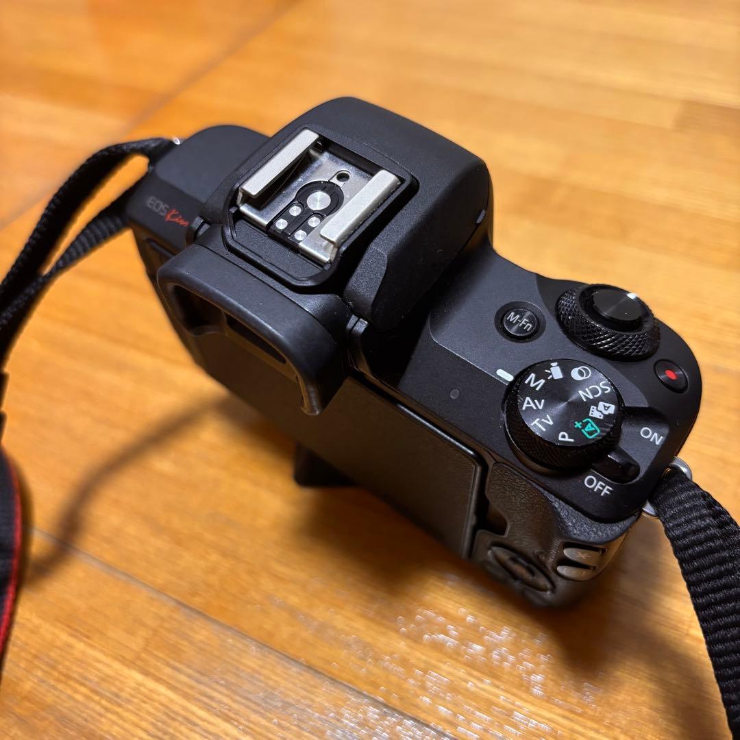 Canon EOS Kiss M ダブルズームキット ＋ おまけ付き