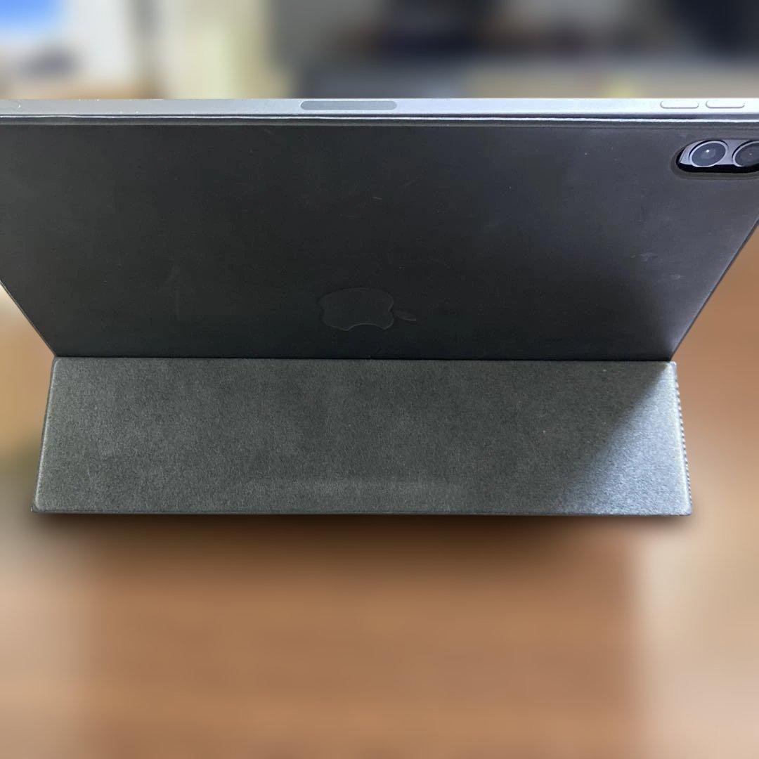 iPad本体 グレー カバー付き