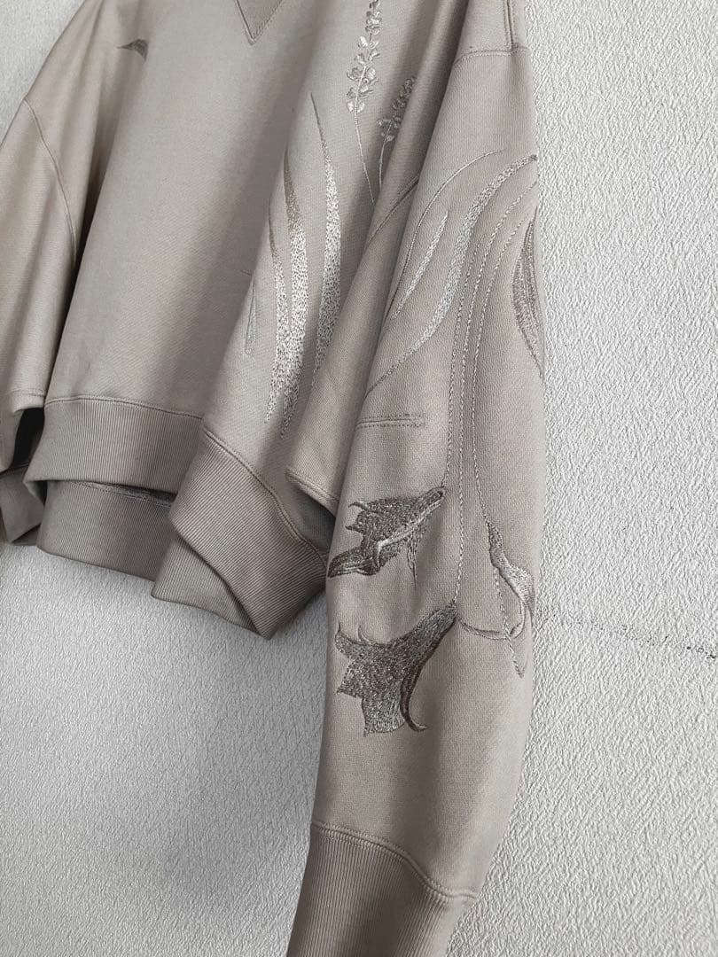 トップス Floral Motif Embroidered Sweatshirt