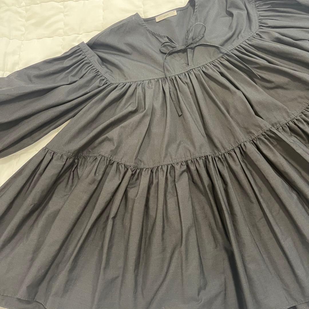 ヨリ　yori ボリュームギャザーブラウス　ブラック　黒 2021年製