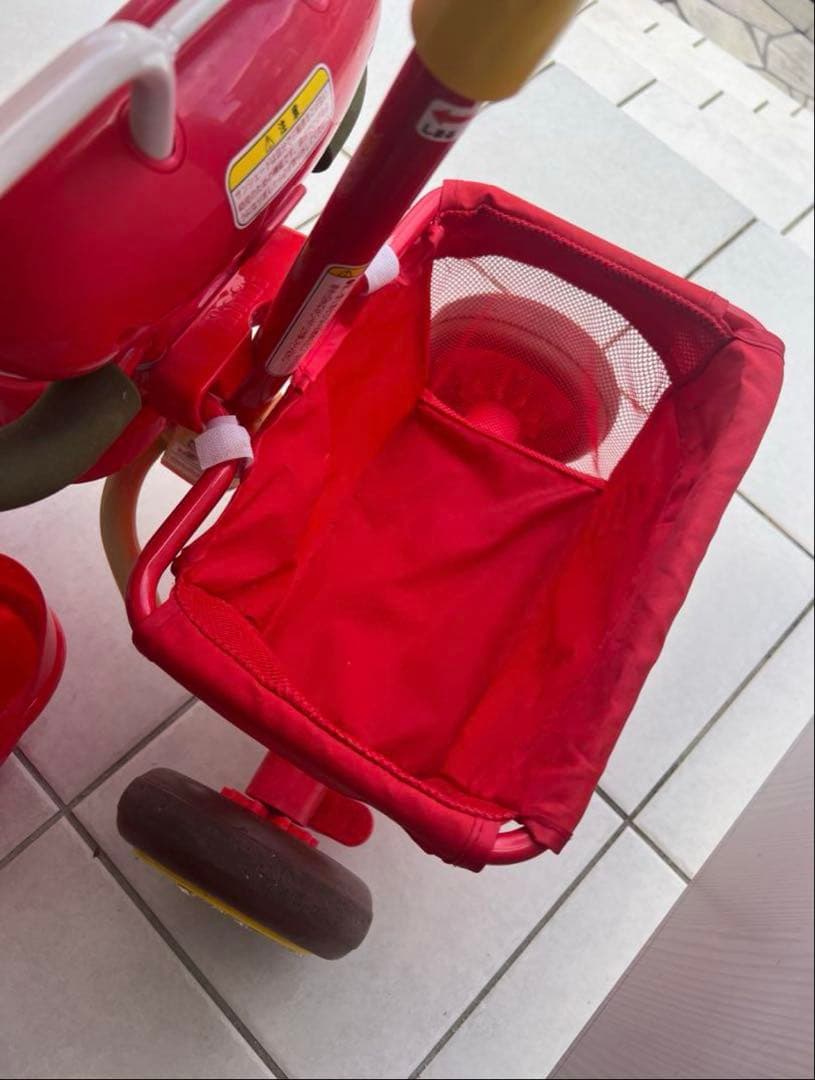 アンパンマン 三輪車 赤