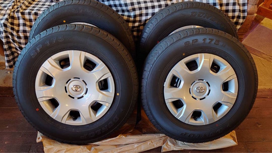 ハイエース　ダークプライムS 新車外し　 純正ノーマルタイヤホイール4本セット