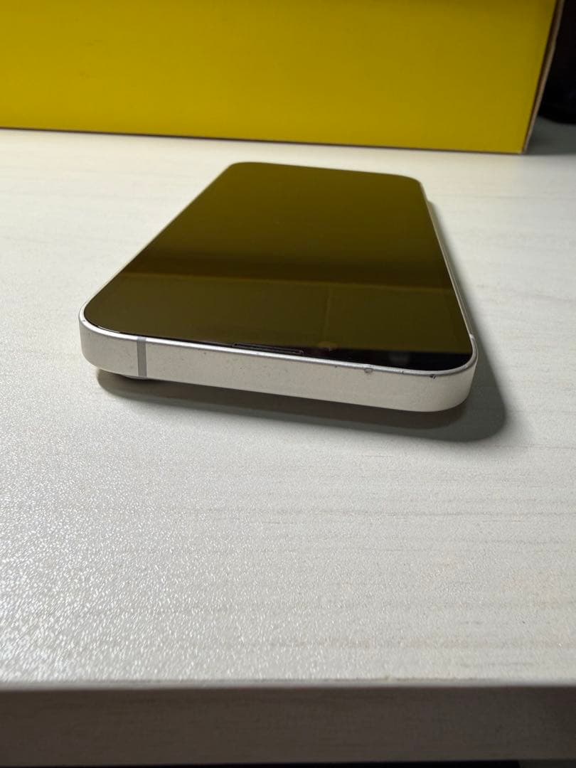 Apple iPhone 14 256GB スターライト