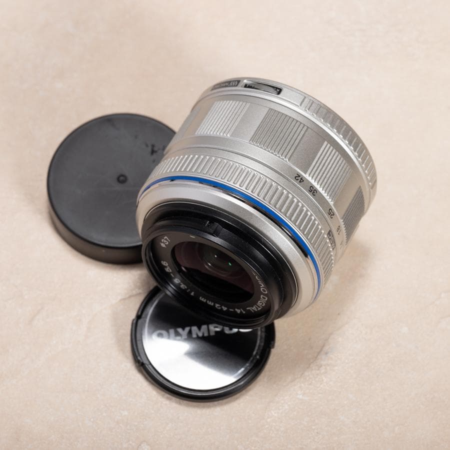 OLYMPUS M.ZUIKO DIGITAL 14-42mm Ⅱ シルバー