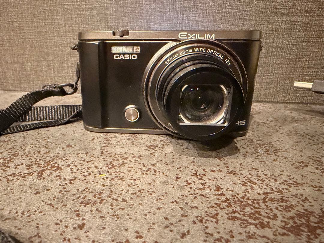 CASIO EXILIM EX-ZR3000 ブラック　自撮り・Wi-Fi