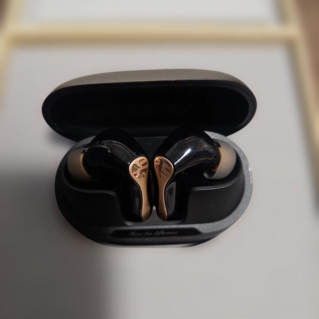 【美品】ほぼ未使用　Air5 Pro+ ワイヤレスイヤホン