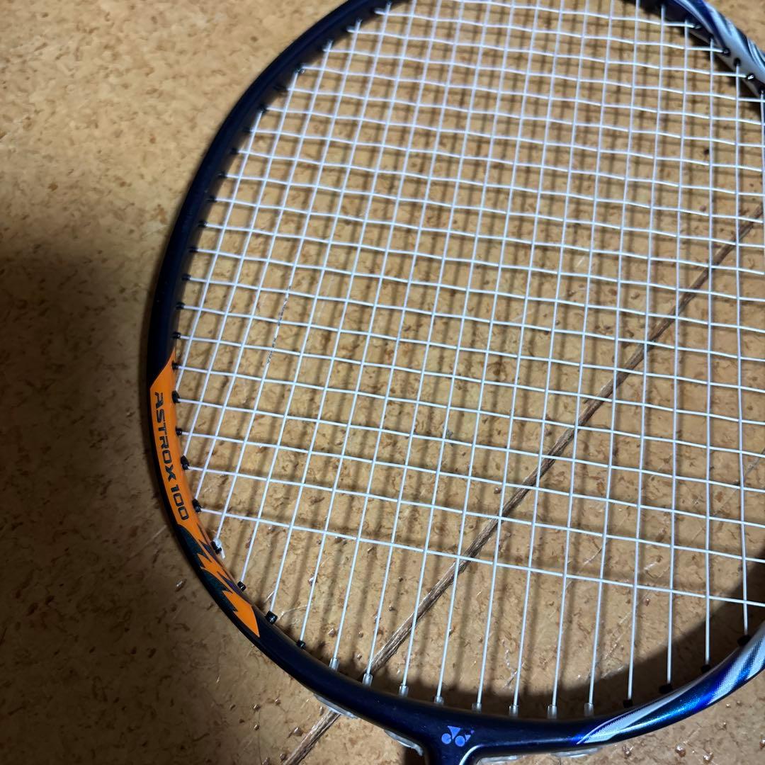 ASTROX 100zzバドミントンラケット　ジャンク品