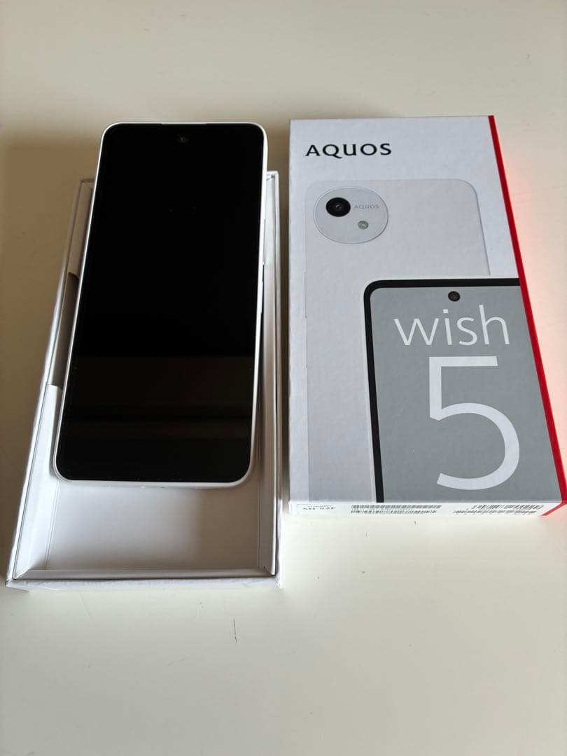 ★新品同様★AQUOS wish5 ★YUKIホワイト ★SH-52F★