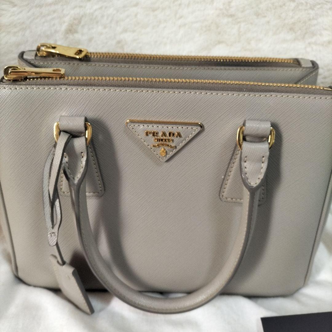 PRADA　プラダ　サフィアーノ　POMICE　ハンドバッグ