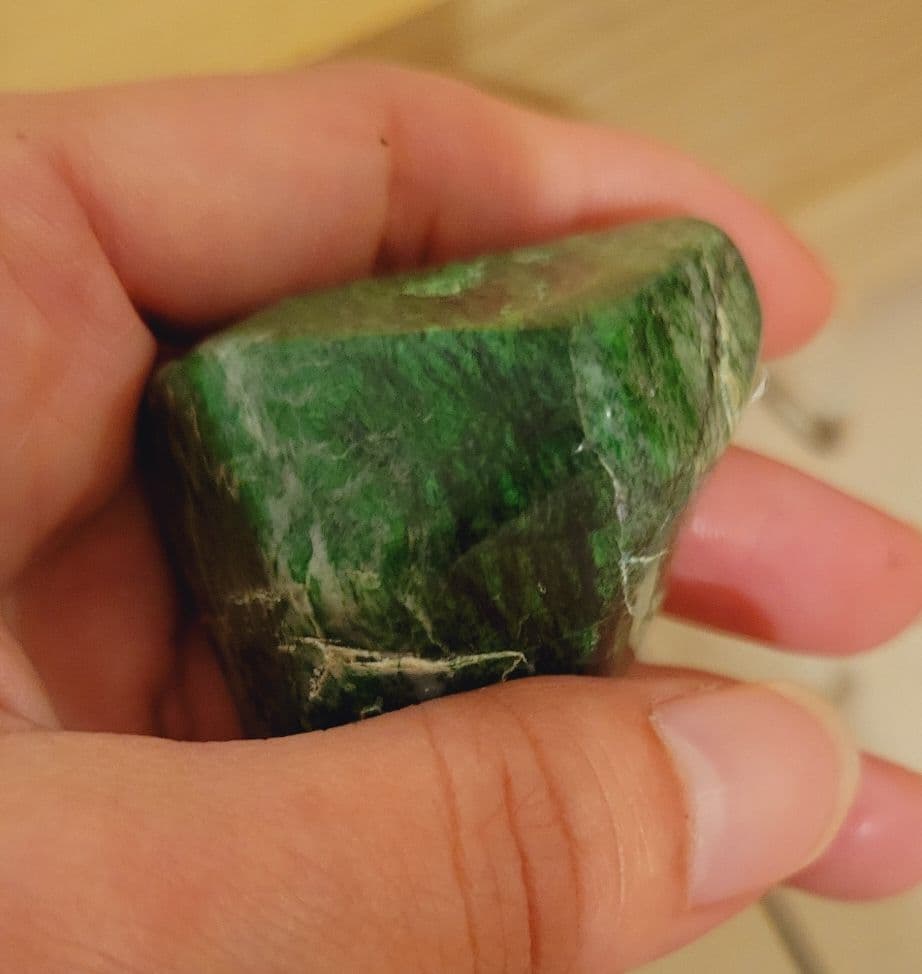 糸魚川翡翠　原石