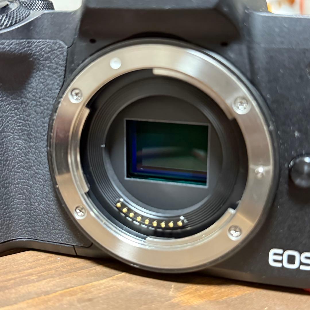 山*田様 Canon EOS Kiss M ミラーレス一眼 本体 美品 レンズ２