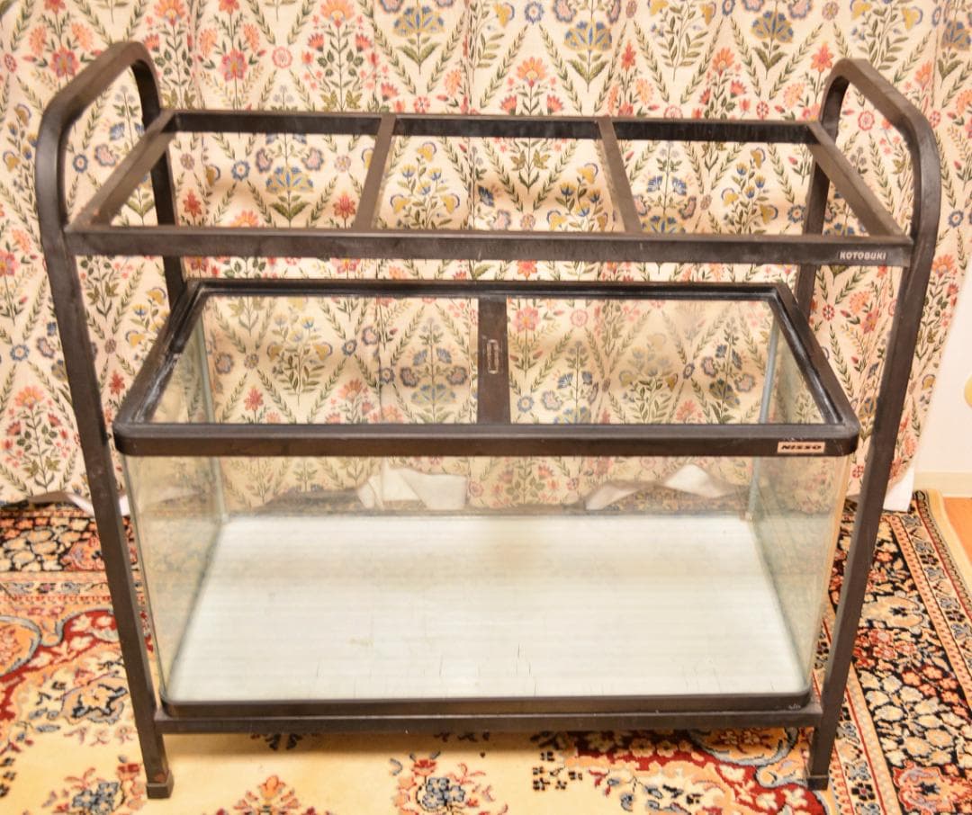 引き取り限定　NISSO 90cm ガラス水槽 　コトブキ 台