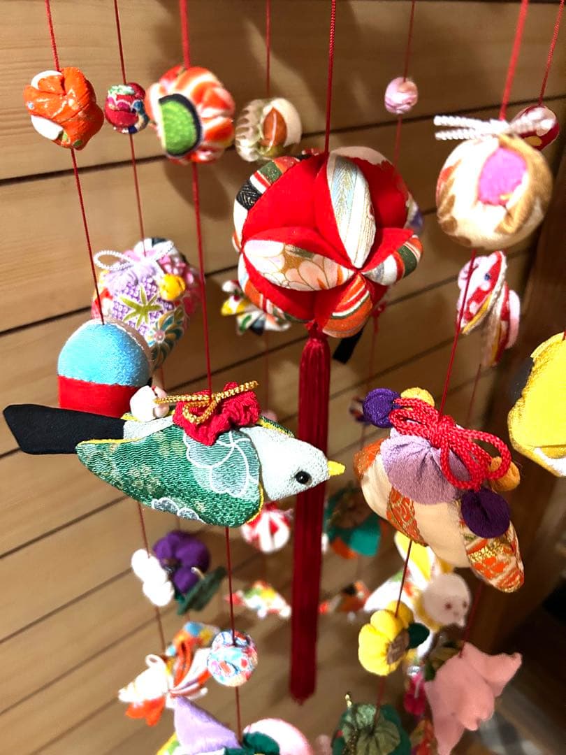 伝統工芸豪華吊るし雛9連飾り　ちりめん細工ハンドメイド　お正月、雛飾り