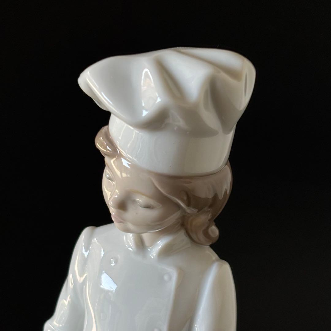 リヤドロ　NAO フィギュリン　パティシエ　Delicious Cake