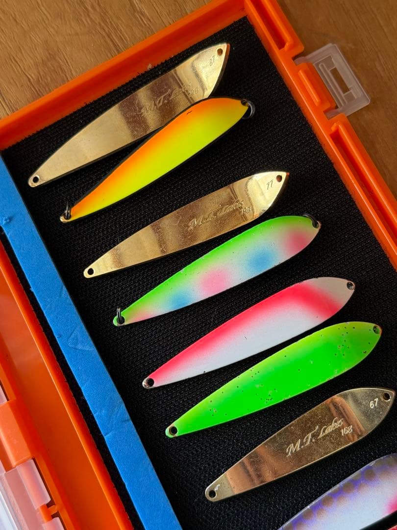 プロビア・MTレイクス　スプーンセット 20個 その他ルアー・オレンジケース付き