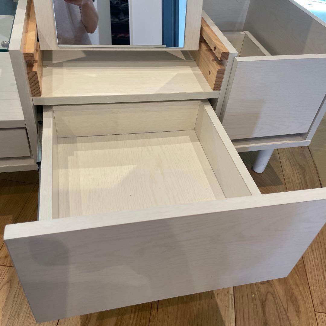 使用期間短い！Lowya ロウヤ たっぷり収納できるドレッサーテーブル ホワイト