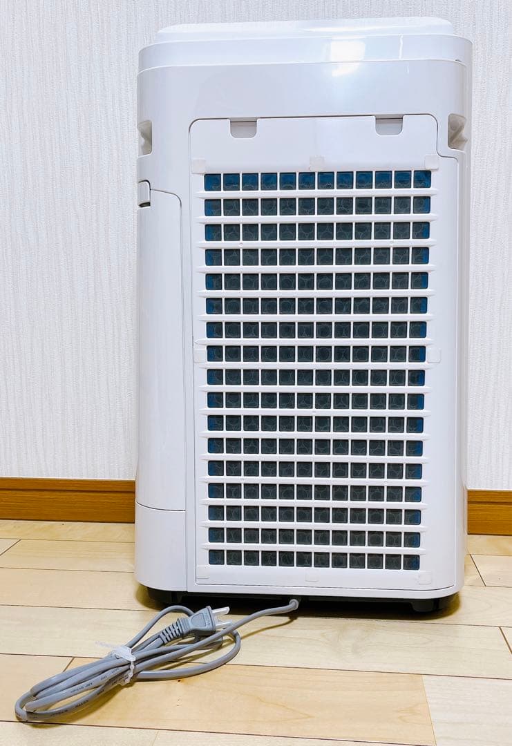 送料込み◎匿名配送◎ SHARP 加湿空気清浄機　KC-J50-W