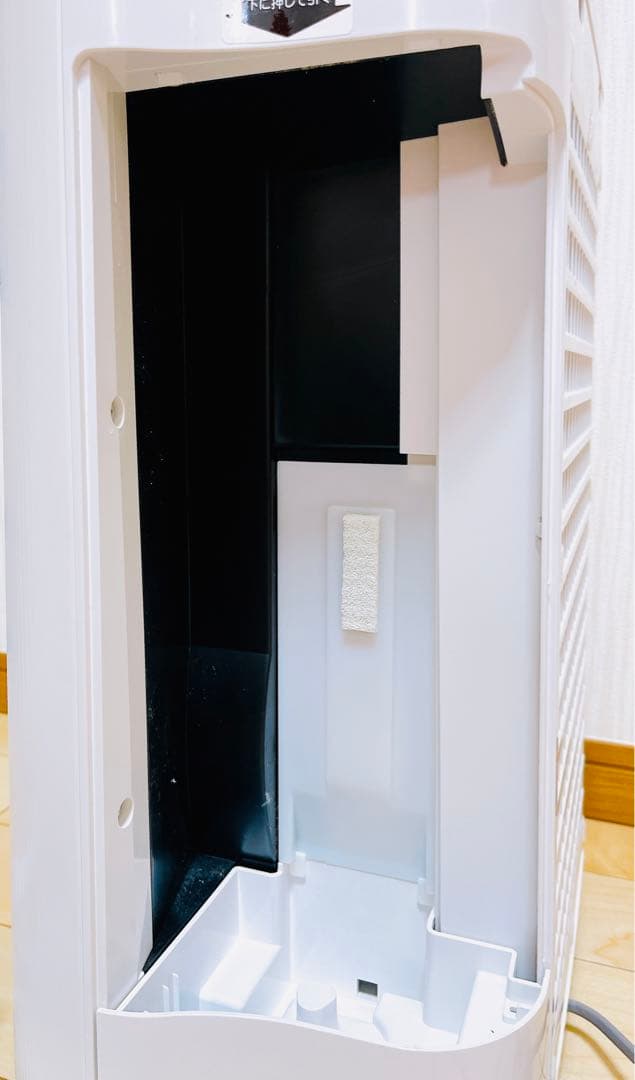 送料込み◎匿名配送◎ SHARP 加湿空気清浄機　KC-J50-W