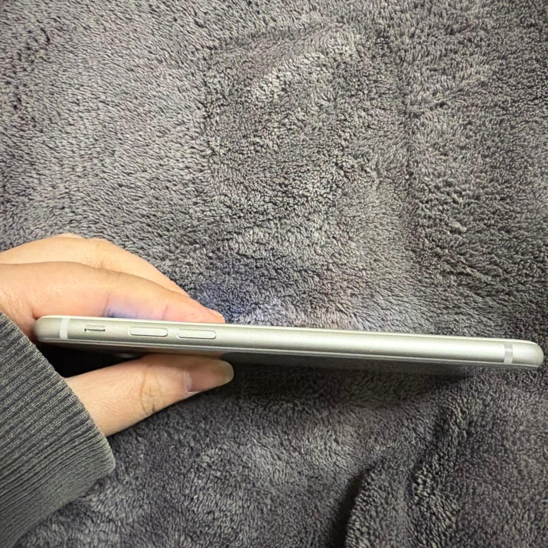 P*h様 iPhone8 本体