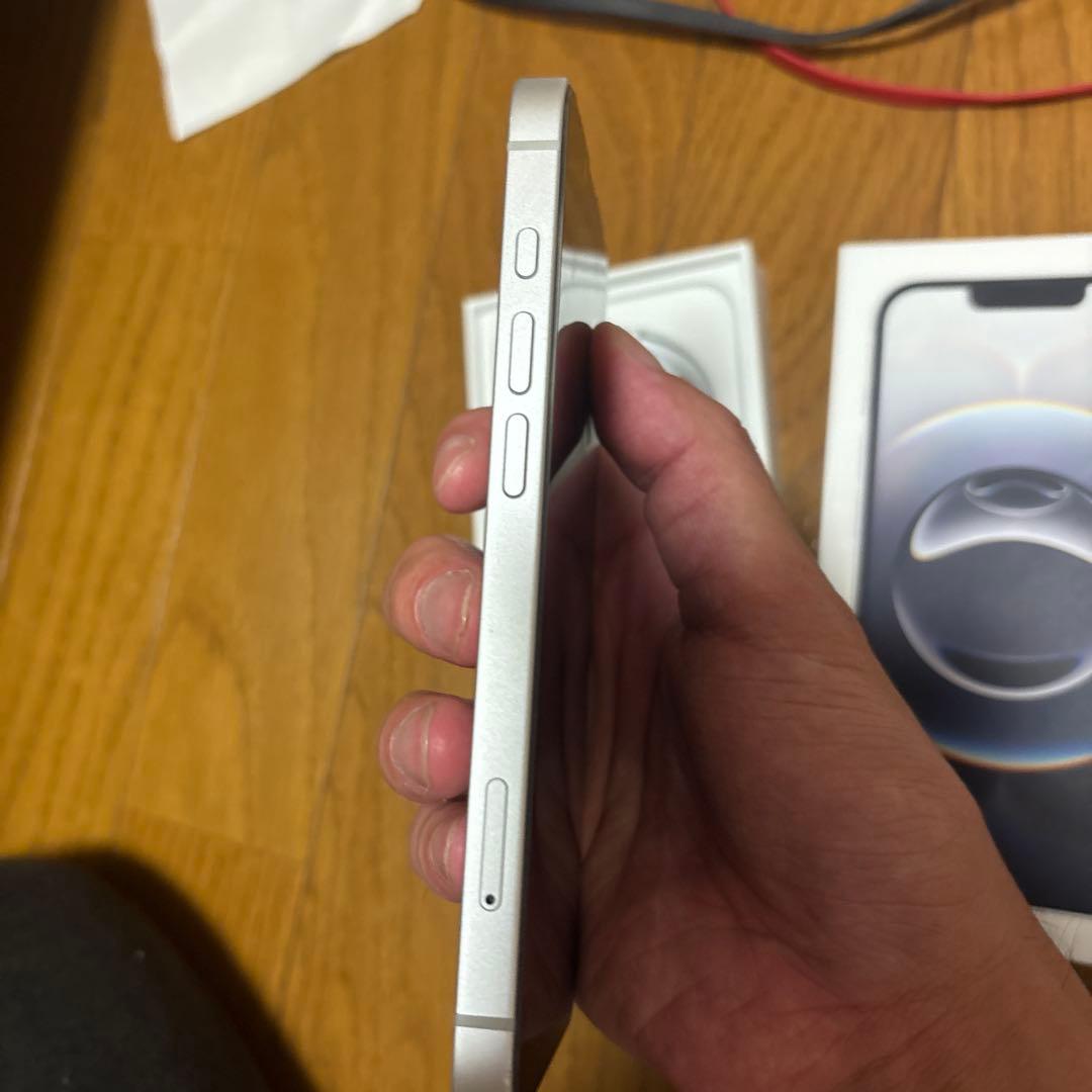 iPhone 16e 128GB ホワイト SIMフリー 本体・箱付