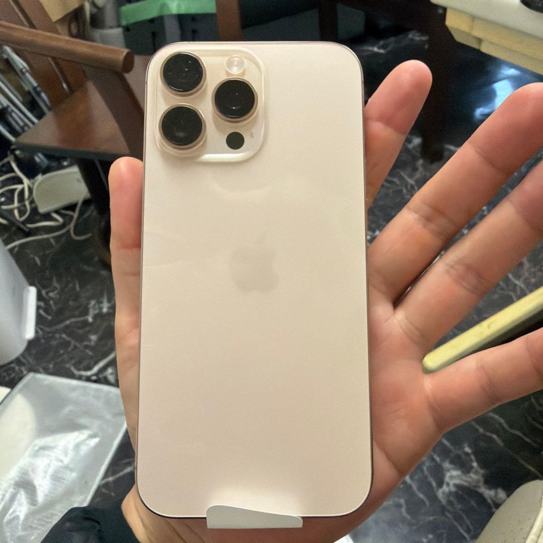 Apple iPhone 16 ProMax256Gデザートチタニウム