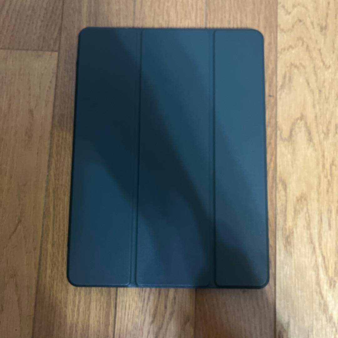 iPad 第8世代 本体 折りたたみカバー（濃緑）付